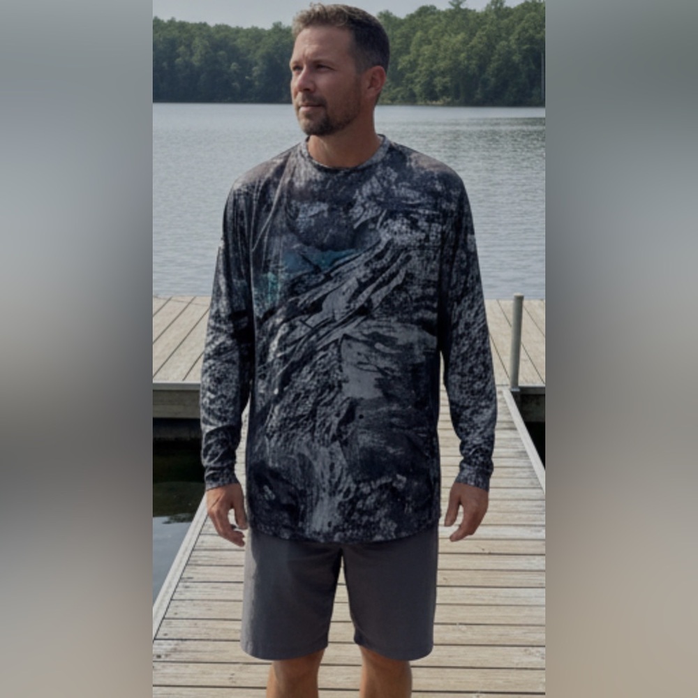 🌊 Realtree Fishing Men’s Reversible Long‎ Sleeve Top – Size 2XL 🌊. 02/26-03